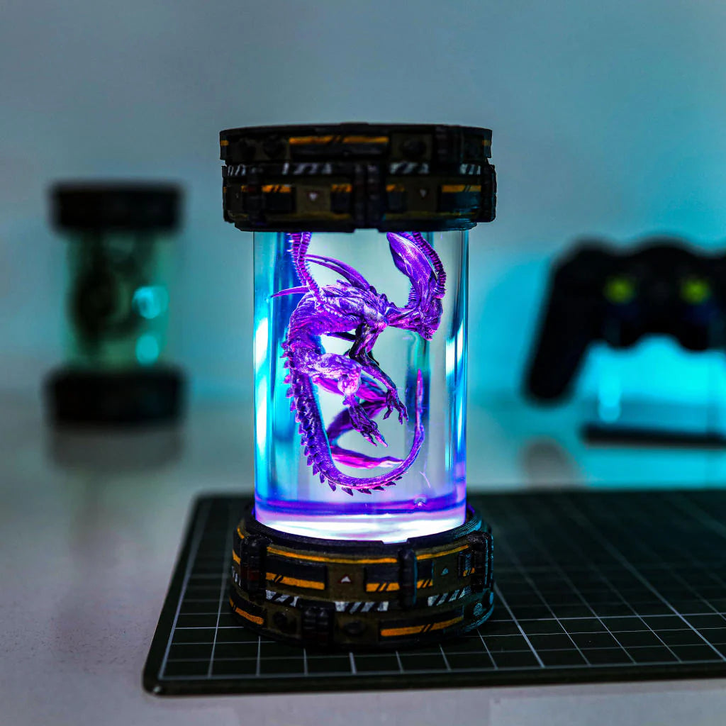 Alien Xenomorph Biolab Resin Lamp V1