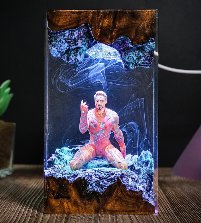 Iron Man Endgame Diorama Lamp, Wood and Resin Light