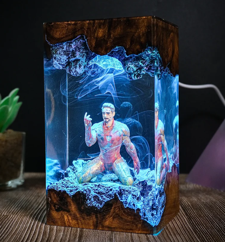 Iron Man Endgame Diorama Lamp, Wood and Resin Light